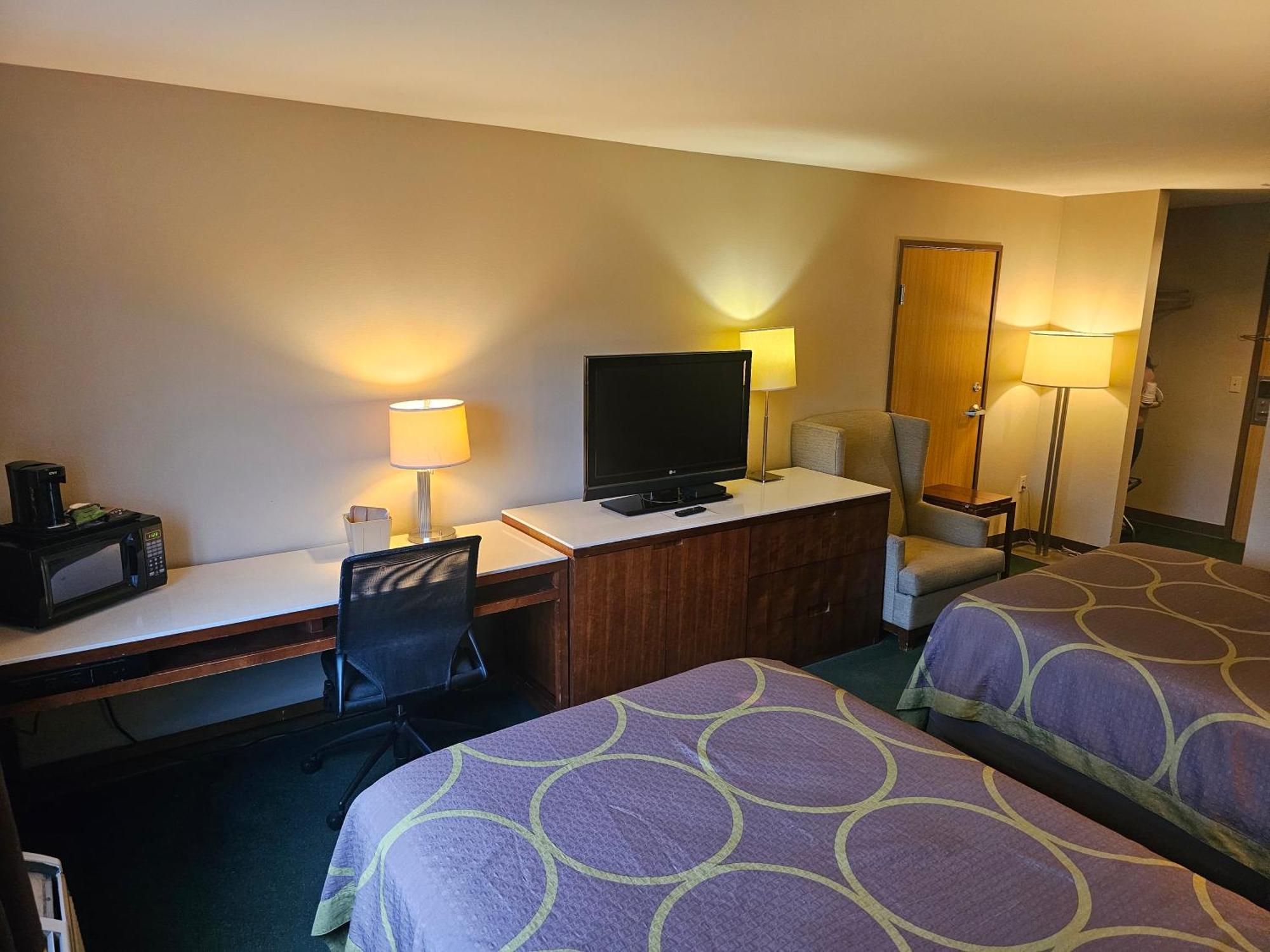Super 8 By Wyndham Ava Motel Dış mekan fotoğraf