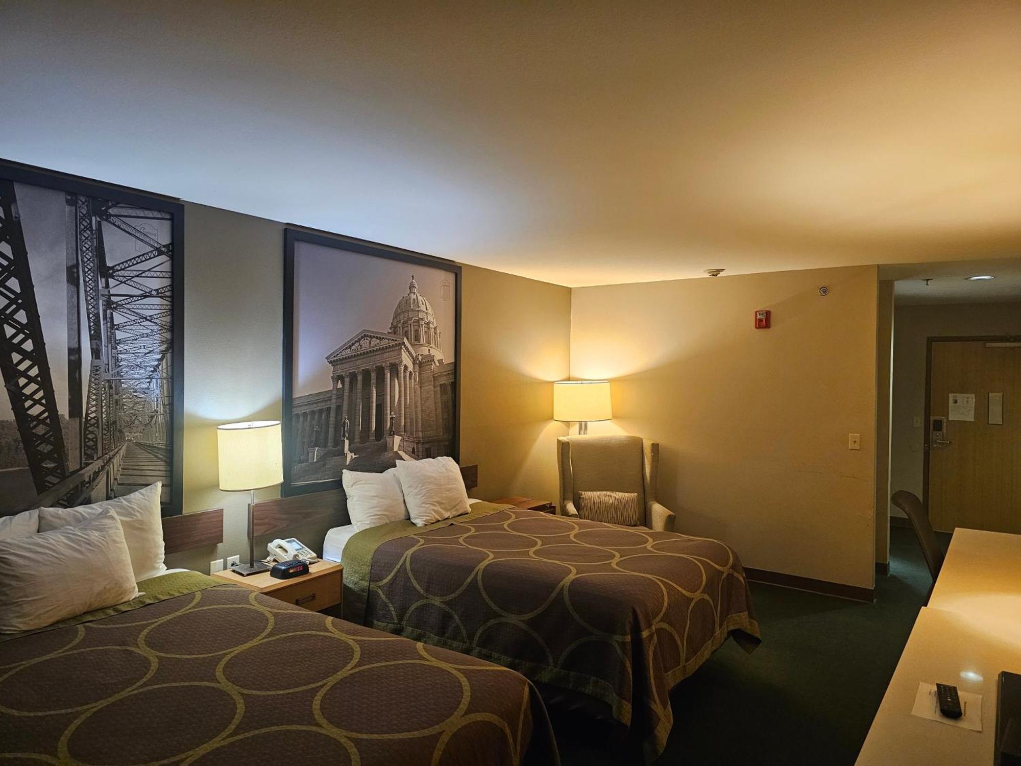 Super 8 By Wyndham Ava Motel Dış mekan fotoğraf